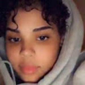 Meet your Posher, Salena